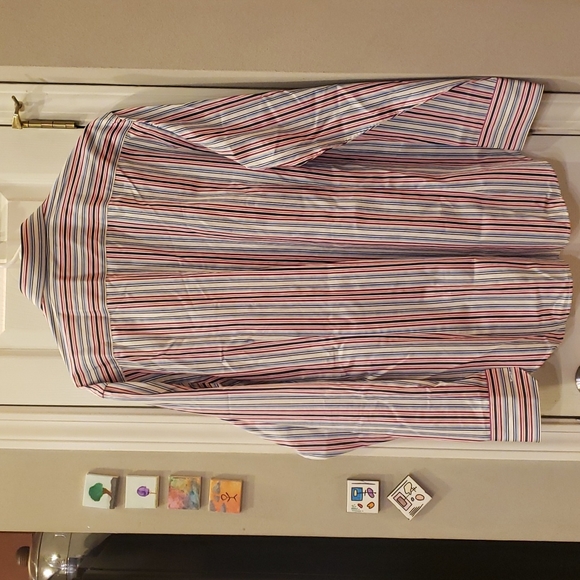 Button down - Picture 2 of 4